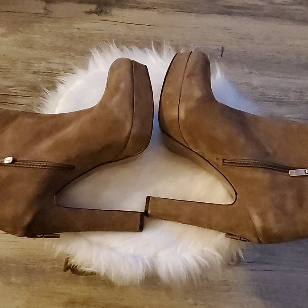 Shoes - Picture 6 of 7